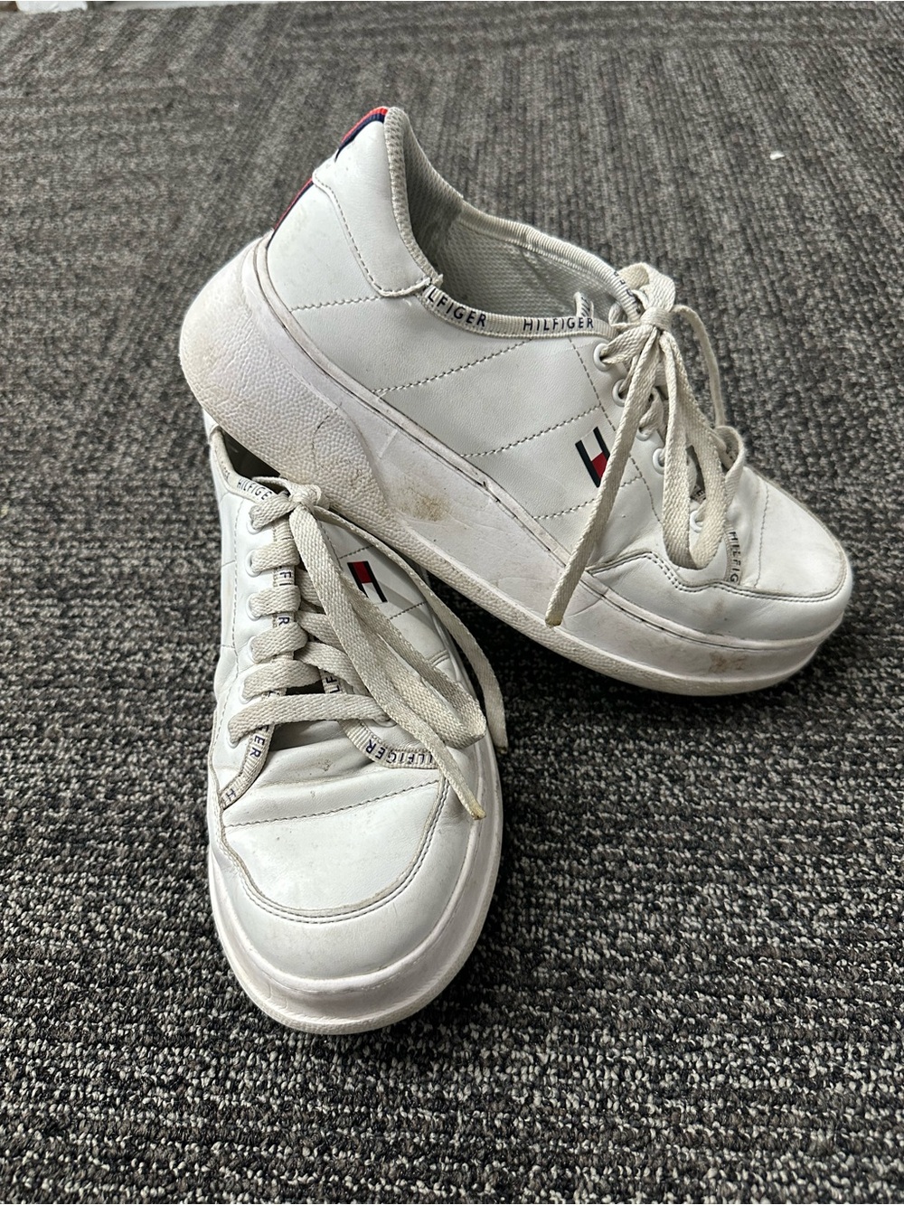 Women's Tommy Hilfiger Grazie Lightweight Lace Up Casual Sneakers White Sz 7.5 M